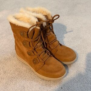Sorel Women's Tan Suede Snow Boots with Faux Fur Lining